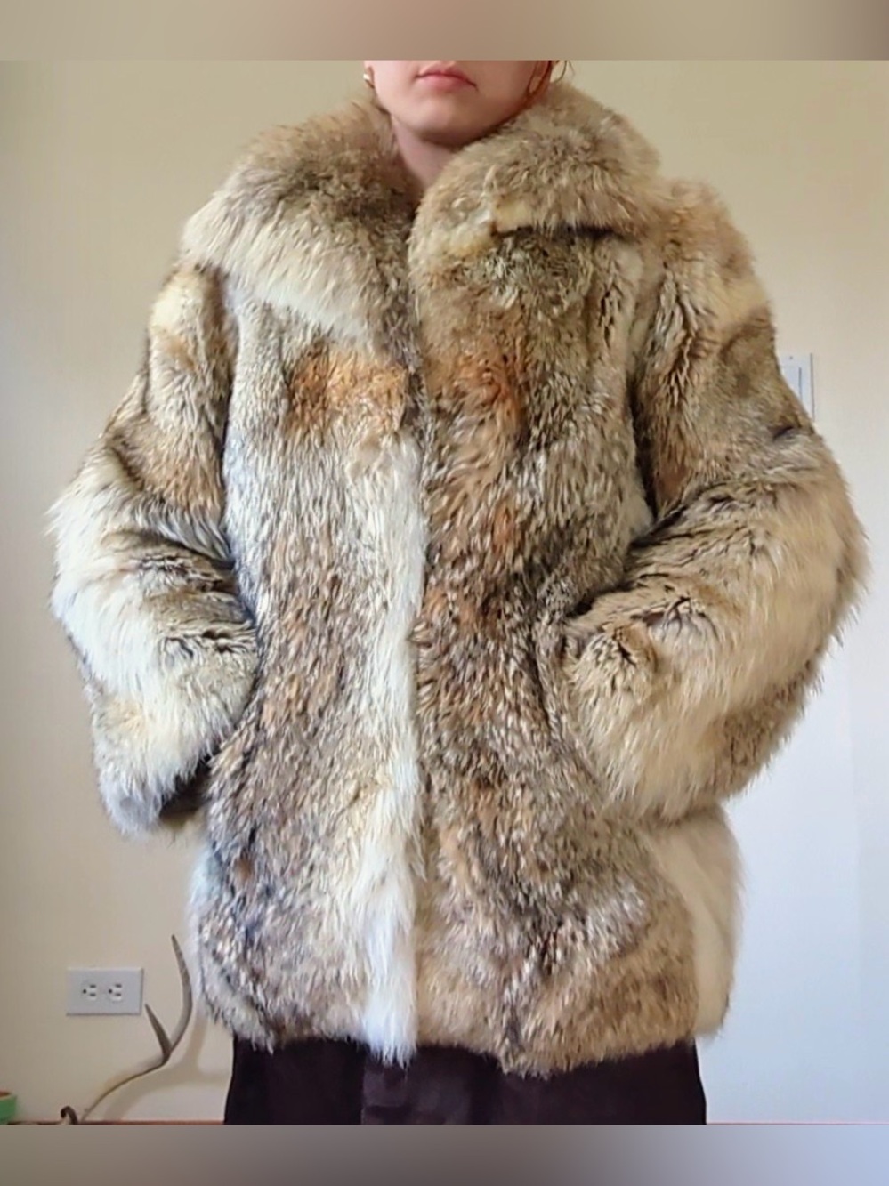 Luxurious Coyote Fur Coat in Natural Blonde